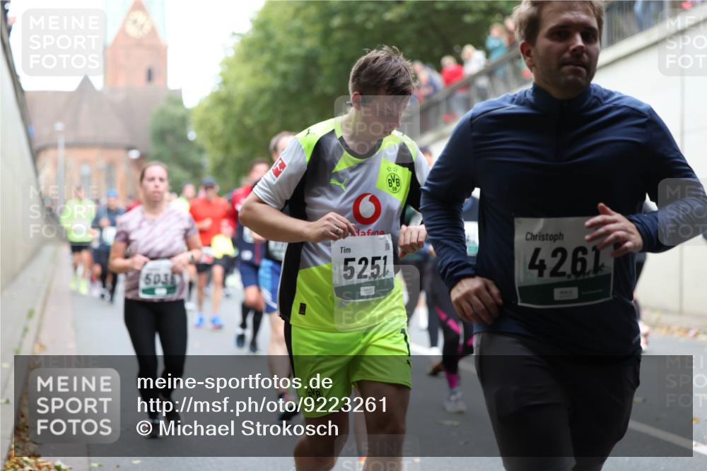 05.10.2025 - 20. swb-Marathon Bremen Michael Strokosch http://msf.ph/oto/9223261 05.10.2025 13:05:36 Laufen 603, 5251, 4261 meine-sportfotos.de