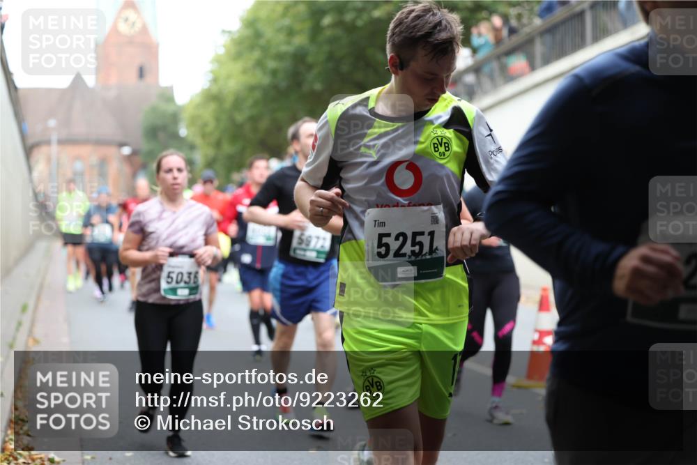 05.10.2025 - 20. swb-Marathon Bremen Michael Strokosch http://msf.ph/oto/9223262 05.10.2025 13:05:36 Laufen 5036, 5072, 5251, 09, 09 meine-sportfotos.de