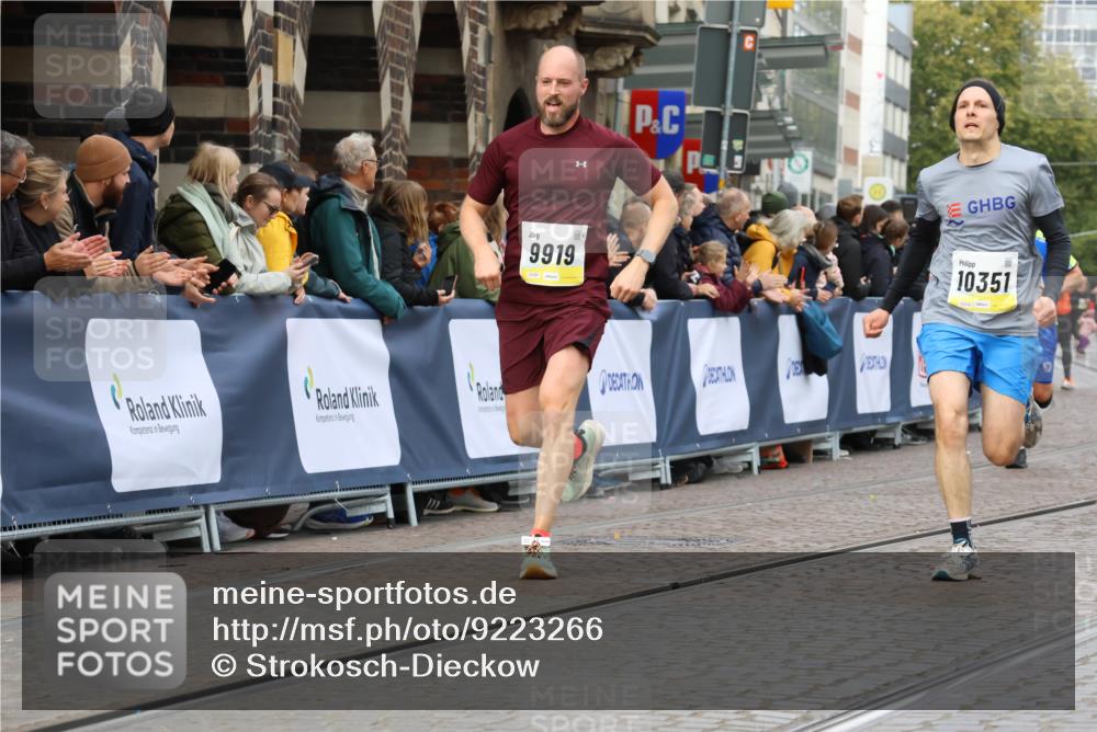 05.10.2025 - 20. swb-Marathon Bremen Strokosch-Dieckow http://msf.ph/oto/9223266 05.10.2025 10:44:08 Ziel 9614, 9919, 10044, 10348, 10351, 10649, 11316, 11503, 11645, 11648 meine-sportfotos.de