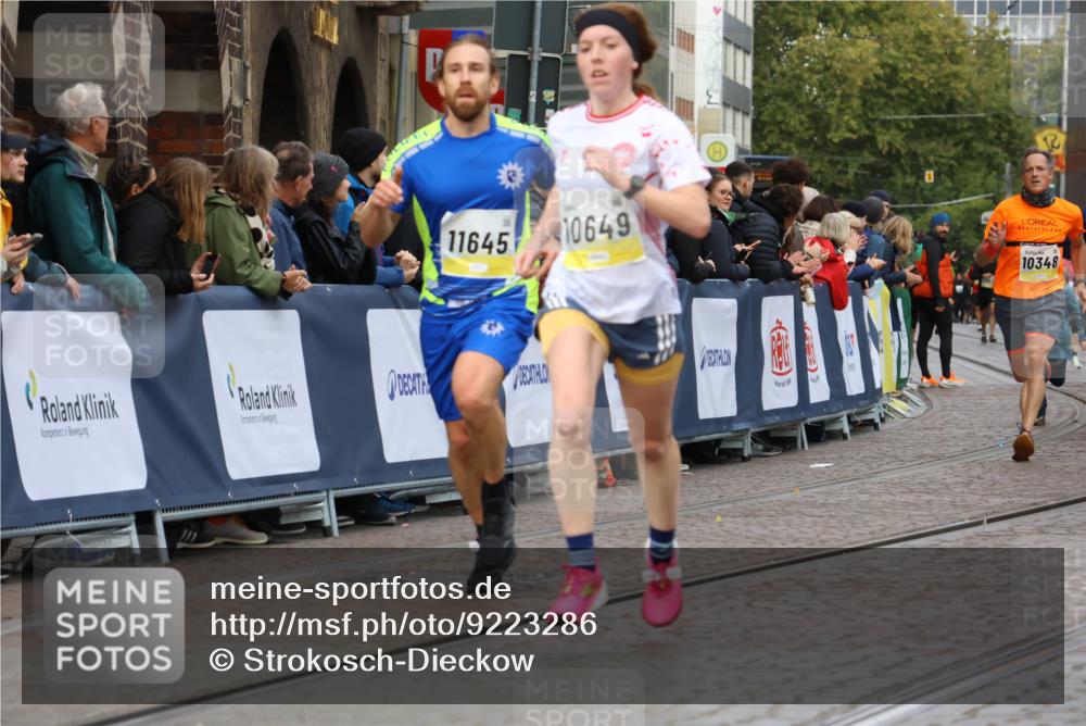 05.10.2025 - 20. swb-Marathon Bremen Strokosch-Dieckow http://msf.ph/oto/9223286 05.10.2025 10:44:11 Ziel 9919, 10044, 10348, 10649, 10816, 11645, 11648, 11659 meine-sportfotos.de