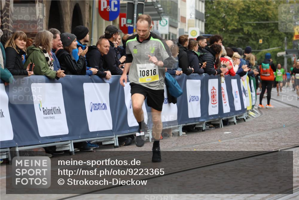 05.10.2025 - 20. swb-Marathon Bremen Strokosch-Dieckow http://msf.ph/oto/9223365 05.10.2025 10:44:17 Ziel 10044, 10666, 10816, 11659 meine-sportfotos.de