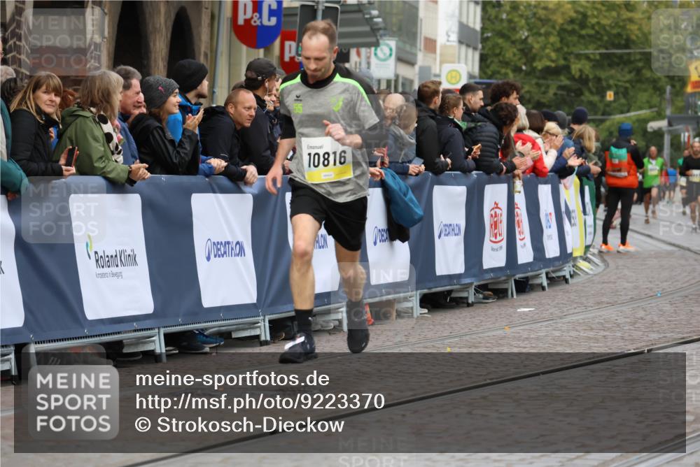 05.10.2025 - 20. swb-Marathon Bremen Strokosch-Dieckow http://msf.ph/oto/9223370 05.10.2025 10:44:17 Ziel 10044, 10666, 10816, 11659 meine-sportfotos.de