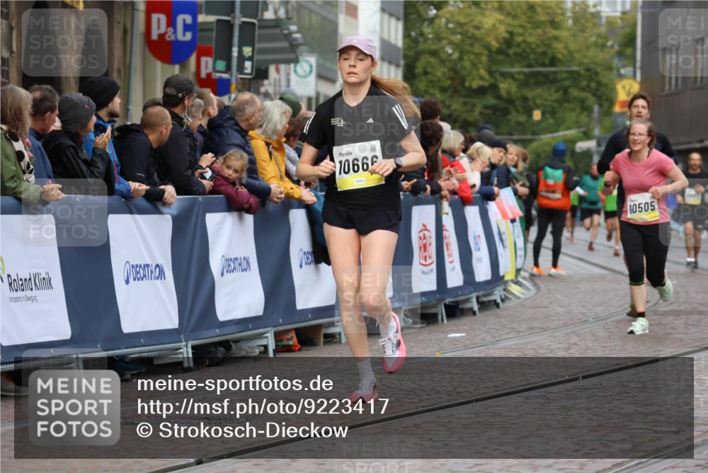 05.10.2025 - 20. swb-Marathon Bremen Strokosch-Dieckow http://msf.ph/oto/9223417 05.10.2025 10:44:21 Ziel 9361, 10505, 10666, 11659 meine-sportfotos.de