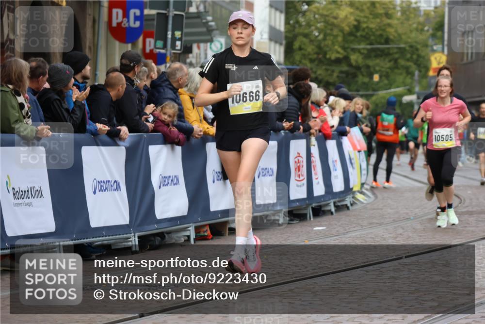 05.10.2025 - 20. swb-Marathon Bremen Strokosch-Dieckow http://msf.ph/oto/9223430 05.10.2025 10:44:22 Ziel 9361, 10505, 10666, 11659 meine-sportfotos.de