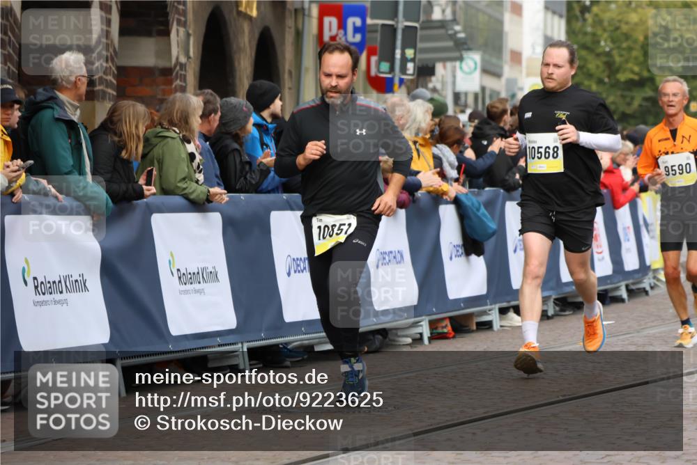 05.10.2025 - 20. swb-Marathon Bremen Strokosch-Dieckow http://msf.ph/oto/9223625 05.10.2025 10:44:56 Ziel 9202, 9590, 9678, 10568, 10633, 10851, 11362 meine-sportfotos.de