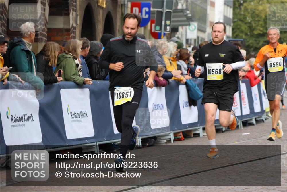 05.10.2025 - 20. swb-Marathon Bremen Strokosch-Dieckow http://msf.ph/oto/9223636 05.10.2025 10:44:56 Ziel 9202, 9590, 9678, 10568, 10633, 10851, 11362 meine-sportfotos.de