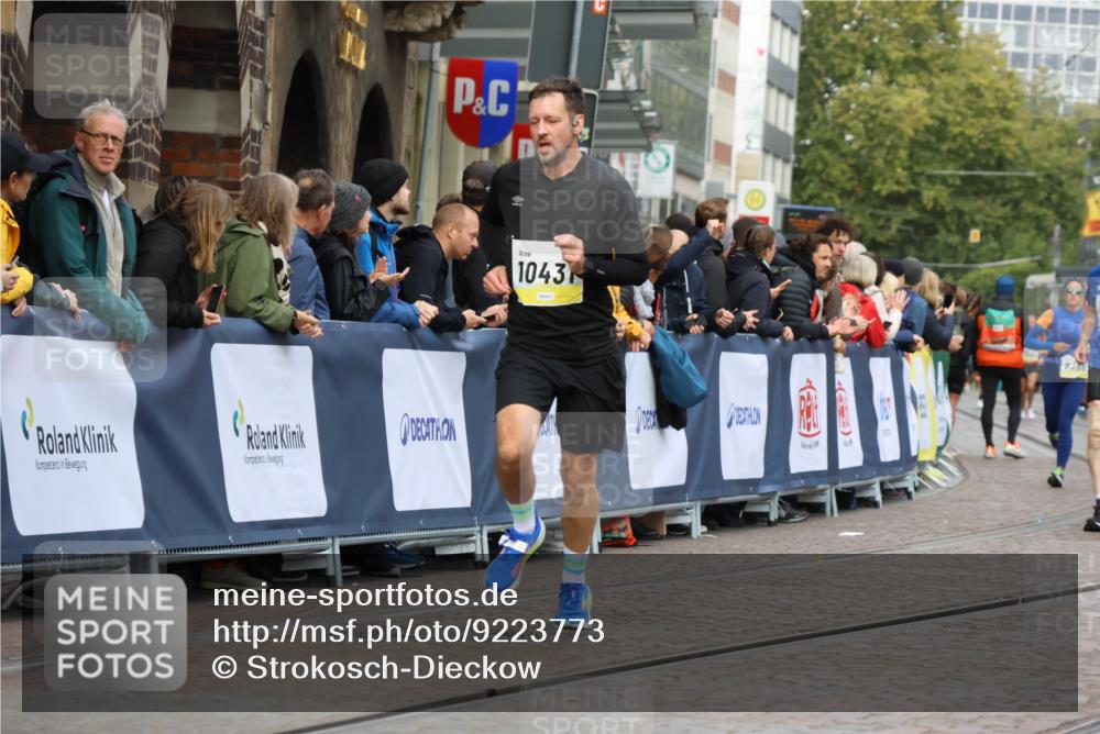 05.10.2025 - 20. swb-Marathon Bremen Strokosch-Dieckow http://msf.ph/oto/9223773 05.10.2025 10:45:13 Ziel 9290, 9963, 10431, 10634, 10822, 10898, 11488 meine-sportfotos.de