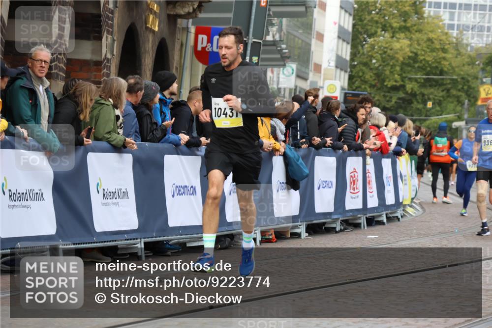 05.10.2025 - 20. swb-Marathon Bremen Strokosch-Dieckow http://msf.ph/oto/9223774 05.10.2025 10:45:13 Ziel 9290, 9963, 10431, 10634, 10822, 10898, 11488 meine-sportfotos.de