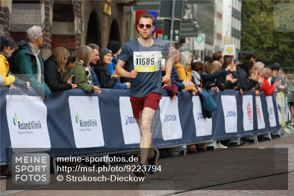 05.10.2025 - 20. swb-Marathon Bremen Strokosch-Dieckow http://msf.ph/oto/9223794 05.10.2025 10:45:27 Ziel 10447, 11346, 11403, 11585 meine-sportfotos.de