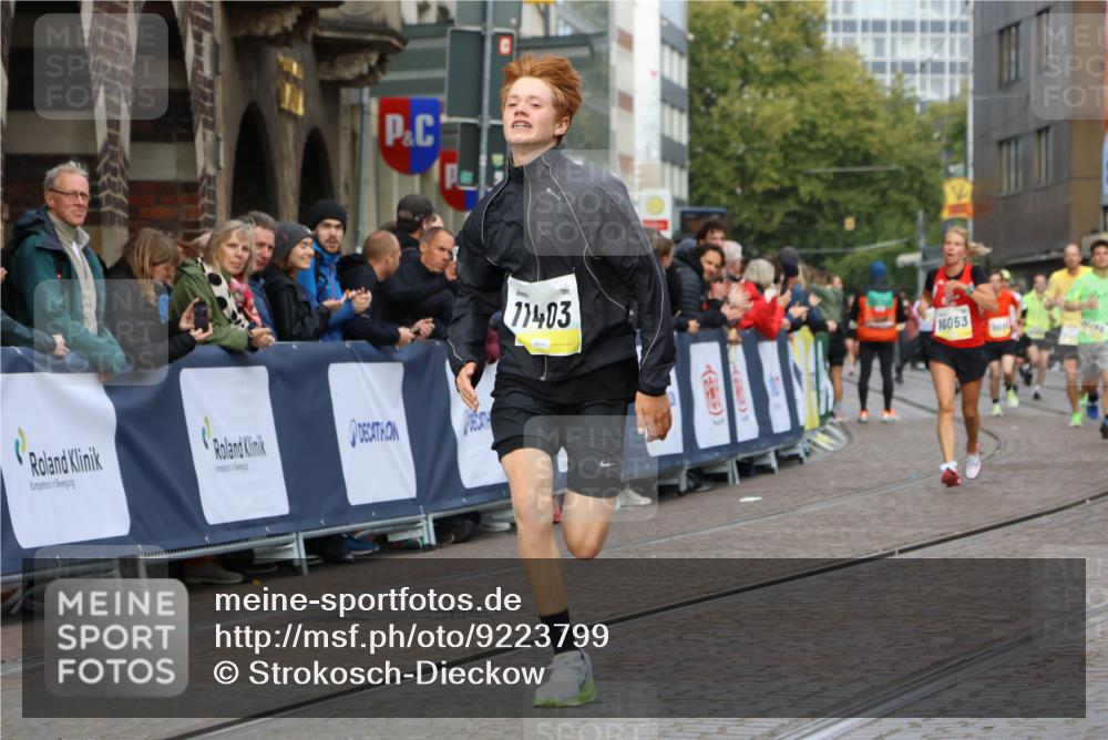 05.10.2025 - 20. swb-Marathon Bremen Strokosch-Dieckow http://msf.ph/oto/9223799 05.10.2025 10:45:30 Ziel 9250, 10053, 10682, 11403, 11585 meine-sportfotos.de