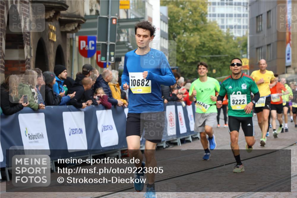 05.10.2025 - 20. swb-Marathon Bremen Strokosch-Dieckow http://msf.ph/oto/9223805 05.10.2025 10:45:36 Ziel 8000, 9200, 9222, 9250, 9709, 10053, 10639, 10682, 10792, 11678, 11745 meine-sportfotos.de