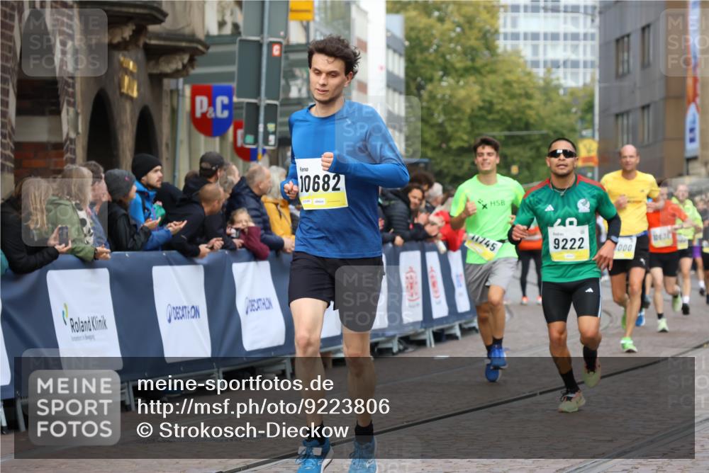 05.10.2025 - 20. swb-Marathon Bremen Strokosch-Dieckow http://msf.ph/oto/9223806 05.10.2025 10:45:36 Ziel 8000, 9200, 9222, 9250, 9709, 10053, 10639, 10682, 10792, 11678, 11745 meine-sportfotos.de