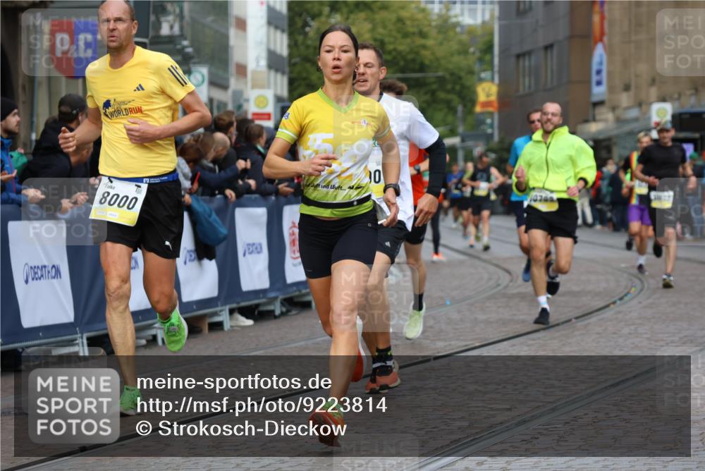 05.10.2025 - 20. swb-Marathon Bremen Strokosch-Dieckow http://msf.ph/oto/9223814 05.10.2025 10:45:40 Ziel 28, 8000, 9200, 9222, 9709, 9960, 10053, 10350, 10639, 10792, 10823, 11678, 11745 meine-sportfotos.de