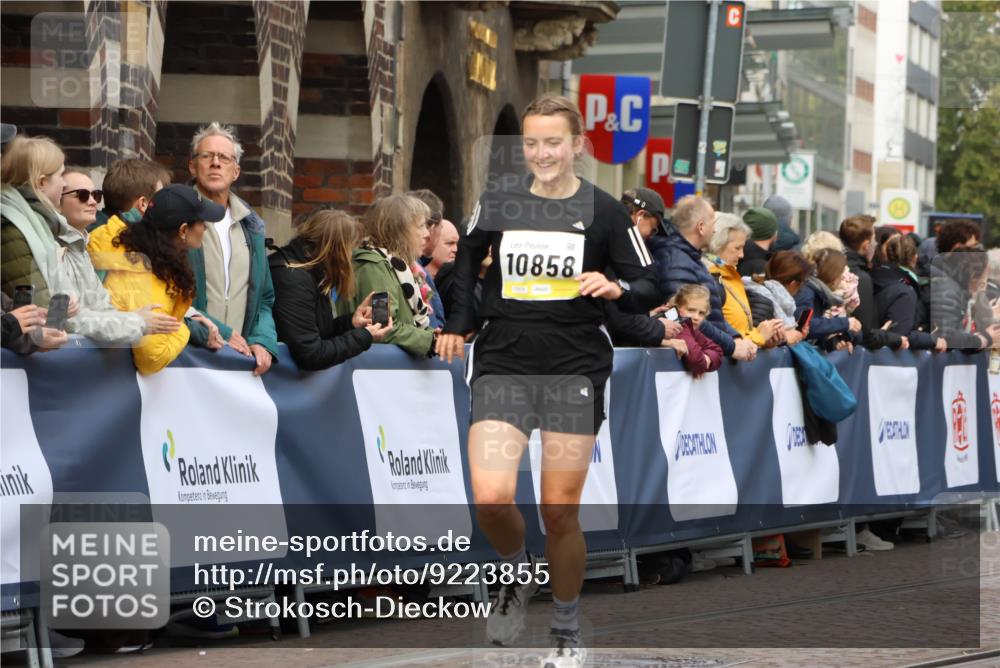 05.10.2025 - 20. swb-Marathon Bremen Strokosch-Dieckow http://msf.ph/oto/9223855 05.10.2025 10:46:08 Ziel 9351, 9362, 10858, 11074, 11446 meine-sportfotos.de
