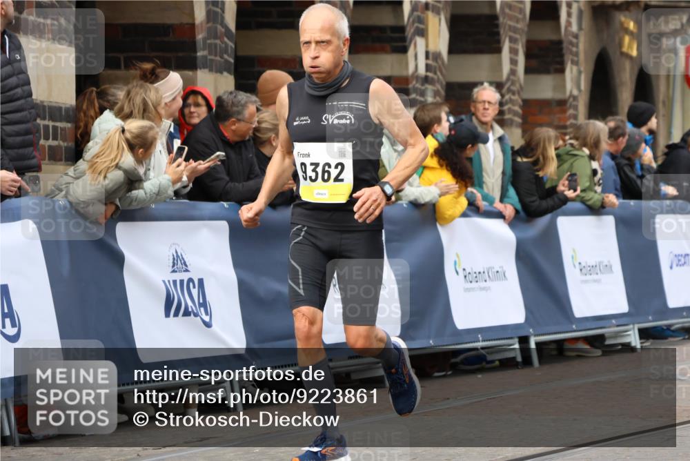 05.10.2025 - 20. swb-Marathon Bremen Strokosch-Dieckow http://msf.ph/oto/9223861 05.10.2025 10:46:16 Ziel 9351, 9362, 9400, 9921, 11462 meine-sportfotos.de