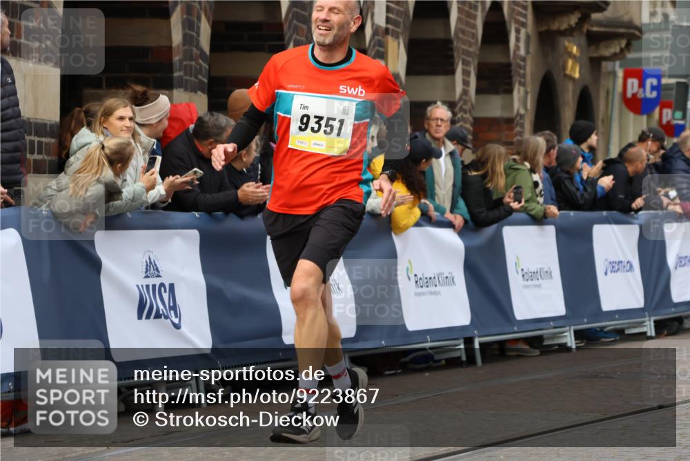 05.10.2025 - 20. swb-Marathon Bremen Strokosch-Dieckow http://msf.ph/oto/9223867 05.10.2025 10:46:17 Ziel 9351, 9362, 9400, 9921, 11462 meine-sportfotos.de