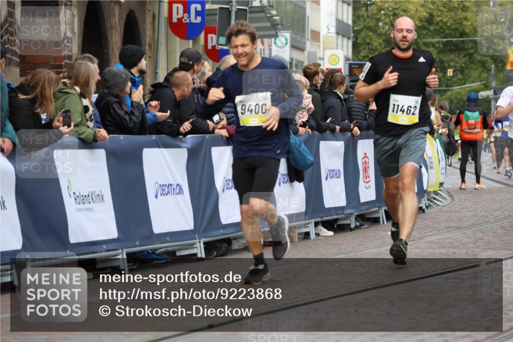 05.10.2025 - 20. swb-Marathon Bremen Strokosch-Dieckow http://msf.ph/oto/9223868 05.10.2025 10:46:19 Ziel 9351, 9362, 9400, 9921, 11462 meine-sportfotos.de