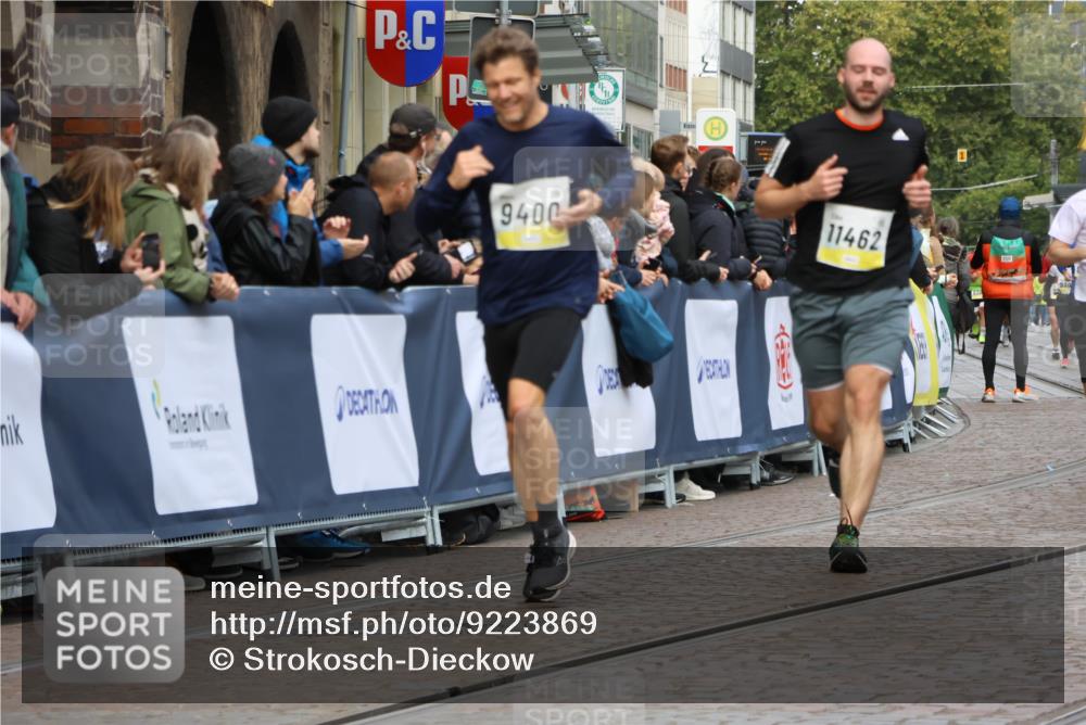 05.10.2025 - 20. swb-Marathon Bremen Strokosch-Dieckow http://msf.ph/oto/9223869 05.10.2025 10:46:19 Ziel 9351, 9362, 9400, 9921, 11462 meine-sportfotos.de