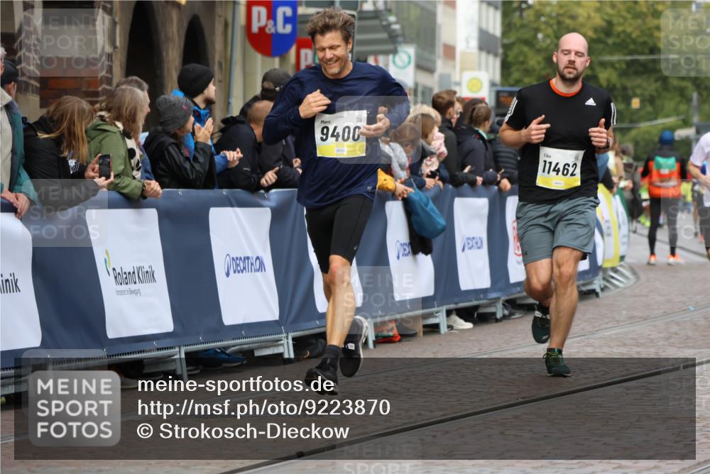 05.10.2025 - 20. swb-Marathon Bremen Strokosch-Dieckow http://msf.ph/oto/9223870 05.10.2025 10:46:19 Ziel 9351, 9362, 9400, 9921, 11462 meine-sportfotos.de