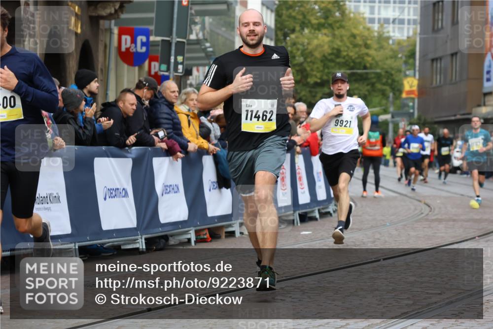 05.10.2025 - 20. swb-Marathon Bremen Strokosch-Dieckow http://msf.ph/oto/9223871 05.10.2025 10:46:20 Ziel 9400, 9921, 11462 meine-sportfotos.de
