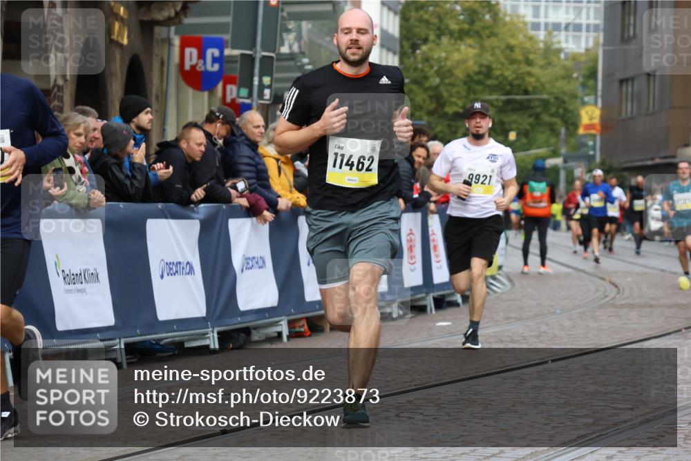 05.10.2025 - 20. swb-Marathon Bremen Strokosch-Dieckow http://msf.ph/oto/9223873 05.10.2025 10:46:20 Ziel 9400, 9921, 11462 meine-sportfotos.de