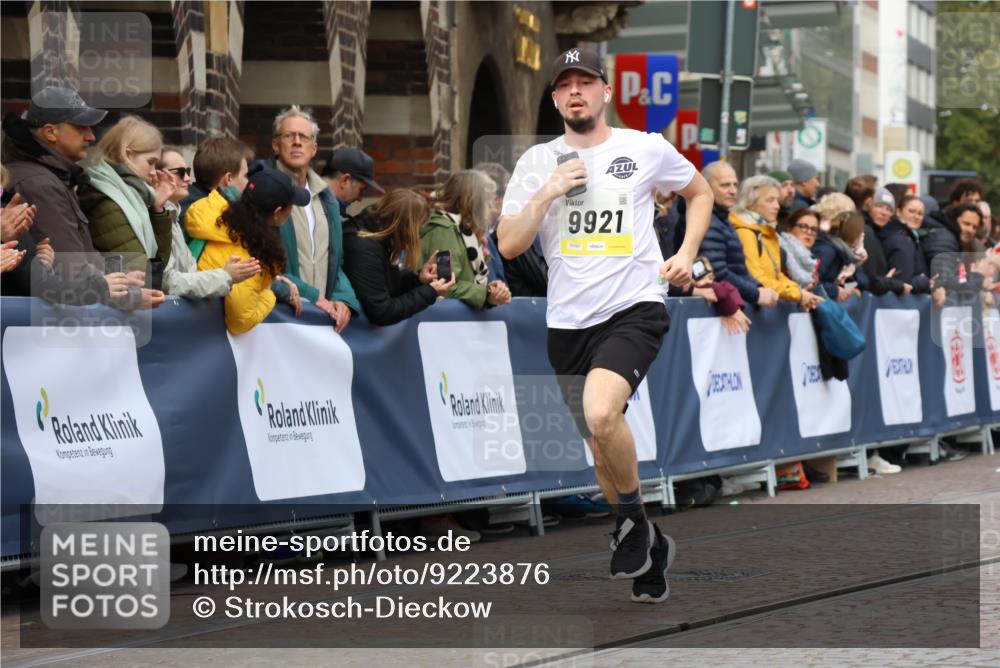 05.10.2025 - 20. swb-Marathon Bremen Strokosch-Dieckow http://msf.ph/oto/9223876 05.10.2025 10:46:22 Ziel 9400, 9921, 11167, 11462 meine-sportfotos.de
