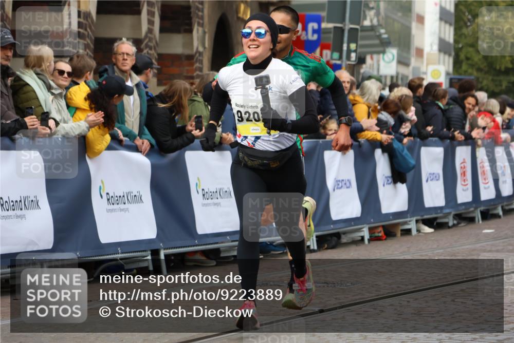 05.10.2025 - 20. swb-Marathon Bremen Strokosch-Dieckow http://msf.ph/oto/9223889 05.10.2025 10:46:35 Ziel 9009, 9207, 9366, 9961, 10268, 10411, 11268, 11327 meine-sportfotos.de