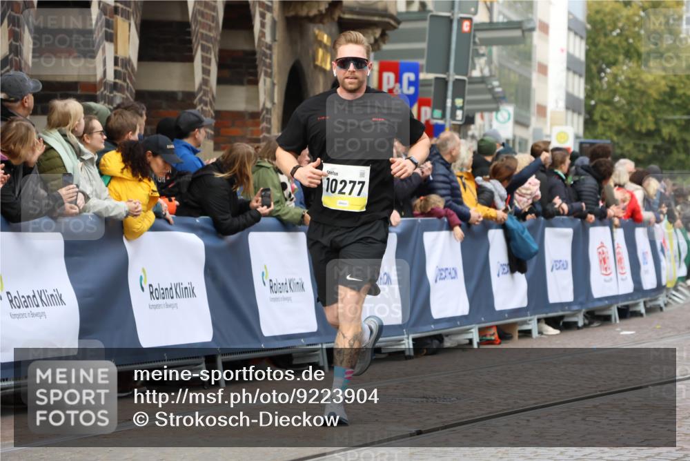 05.10.2025 - 20. swb-Marathon Bremen Strokosch-Dieckow http://msf.ph/oto/9223904 05.10.2025 10:46:45 Ziel 10277, 10411, 10661, 11327 meine-sportfotos.de