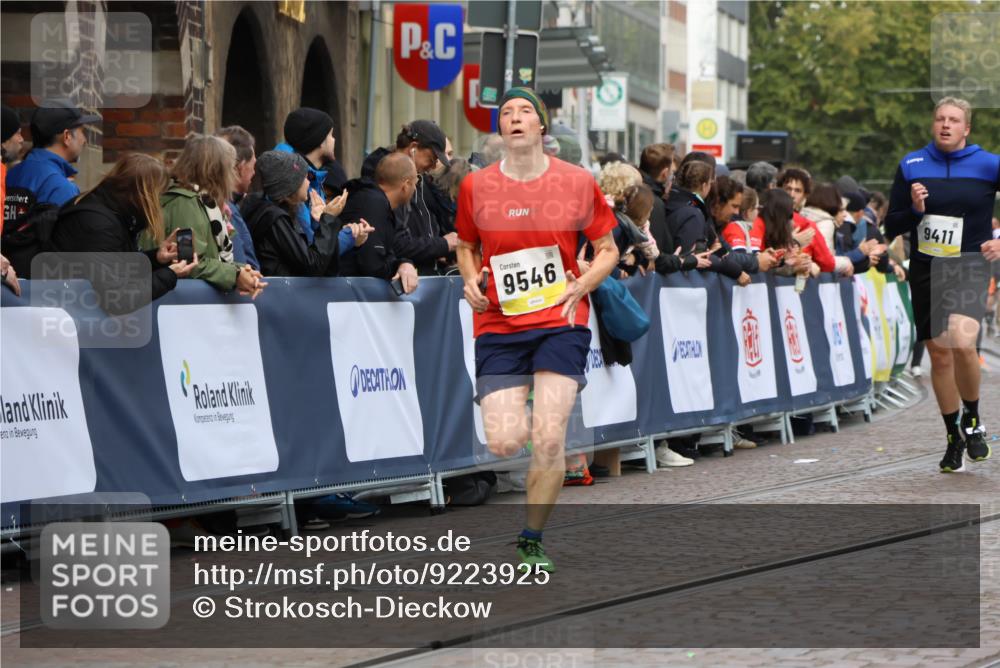 05.10.2025 - 20. swb-Marathon Bremen Strokosch-Dieckow http://msf.ph/oto/9223925 05.10.2025 10:47:09 Ziel 9411, 9546, 9711 meine-sportfotos.de