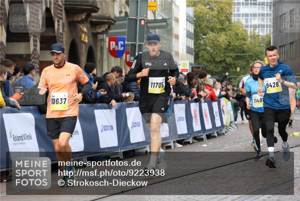 05.10.2025 - 20. swb-Marathon Bremen Strokosch-Dieckow http://msf.ph/oto/9223938 05.10.2025 10:47:23 Ziel 9244, 9428, 9670, 10319, 10637, 10667, 10951, 11498, 11705, 11742 meine-sportfotos.de
