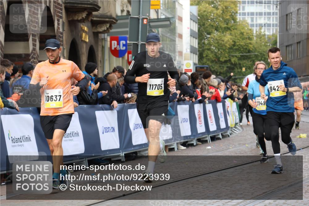 05.10.2025 - 20. swb-Marathon Bremen Strokosch-Dieckow http://msf.ph/oto/9223939 05.10.2025 10:47:23 Ziel 9244, 9428, 9670, 10319, 10637, 10667, 10951, 11498, 11705, 11742 meine-sportfotos.de