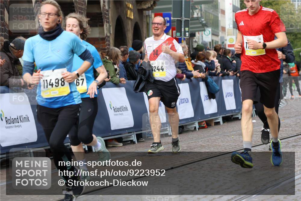 05.10.2025 - 20. swb-Marathon Bremen Strokosch-Dieckow http://msf.ph/oto/9223952 05.10.2025 10:47:26 Ziel 9244, 9428, 9924, 10319, 10637, 10667, 10951, 11498, 11705, 11742 meine-sportfotos.de