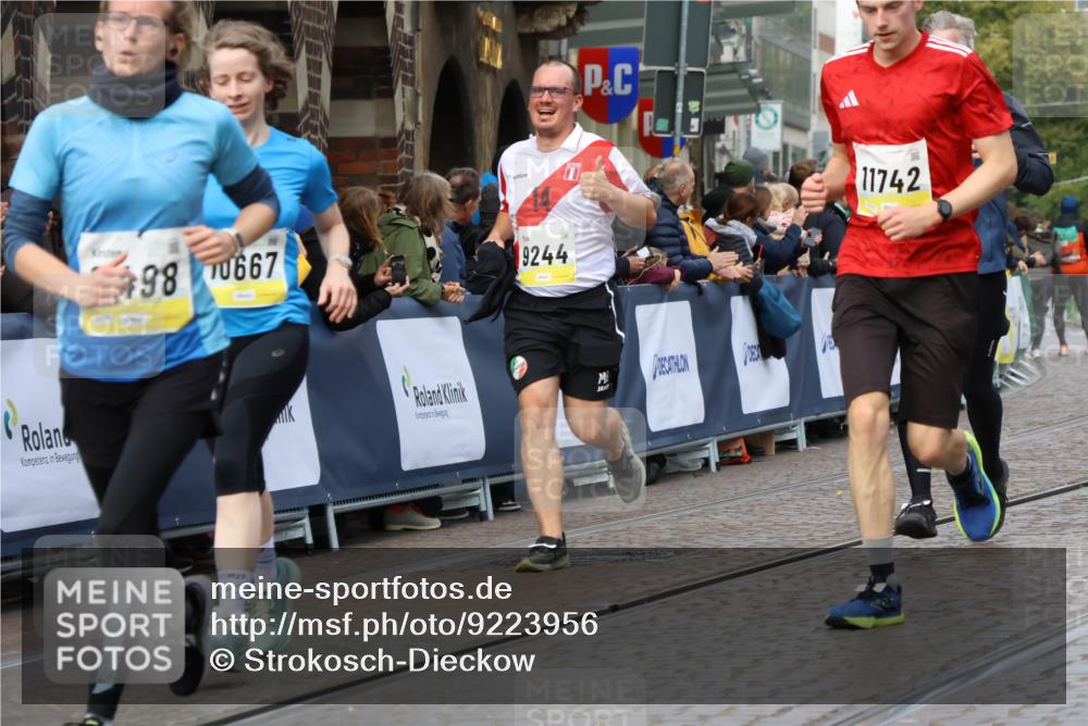 05.10.2025 - 20. swb-Marathon Bremen Strokosch-Dieckow http://msf.ph/oto/9223956 05.10.2025 10:47:26 Ziel 9244, 9428, 9924, 10319, 10637, 10667, 10951, 11498, 11705, 11742 meine-sportfotos.de