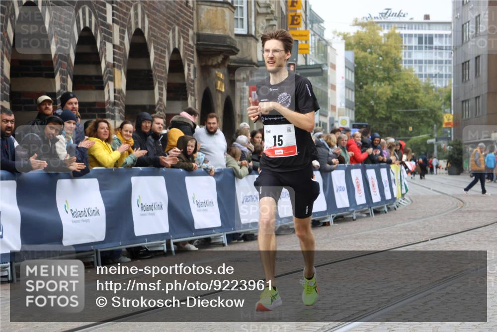 05.10.2025 - 20. swb-Marathon Bremen Strokosch-Dieckow http://msf.ph/oto/9223961 05.10.2025 12:10:40 Ziel 15 meine-sportfotos.de