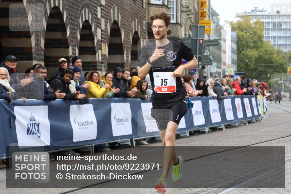 05.10.2025 - 20. swb-Marathon Bremen Strokosch-Dieckow http://msf.ph/oto/9223971 05.10.2025 12:10:40 Ziel 15 meine-sportfotos.de