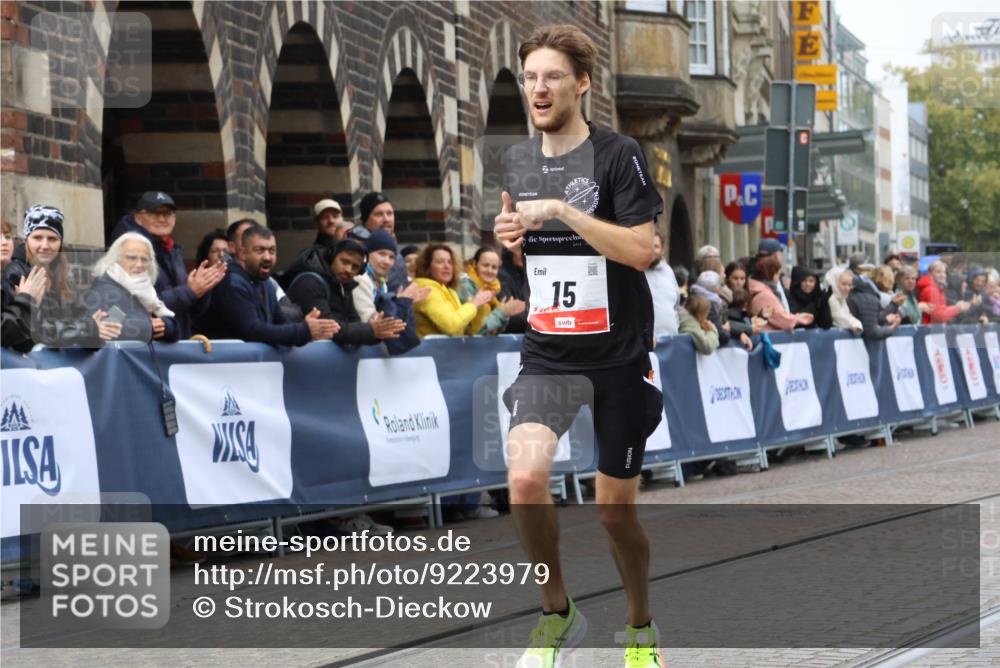 05.10.2025 - 20. swb-Marathon Bremen Strokosch-Dieckow http://msf.ph/oto/9223979 05.10.2025 12:10:41 Ziel 15 meine-sportfotos.de