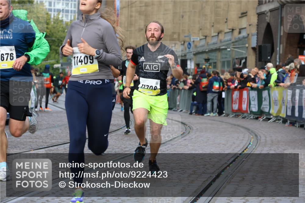 05.10.2025 - 20. swb-Marathon Bremen Strokosch-Dieckow http://msf.ph/oto/9224423 05.10.2025 10:47:42 Ziel 9377, 10062, 10382, 10601, 10676, 10929, 11244, 11330, 11409, 11708 meine-sportfotos.de