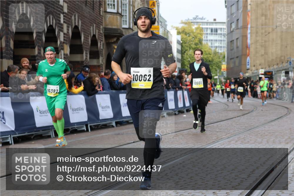 05.10.2025 - 20. swb-Marathon Bremen Strokosch-Dieckow http://msf.ph/oto/9224437 05.10.2025 10:47:46 Ziel 9929, 10062, 10382, 10601, 10929, 11244 meine-sportfotos.de