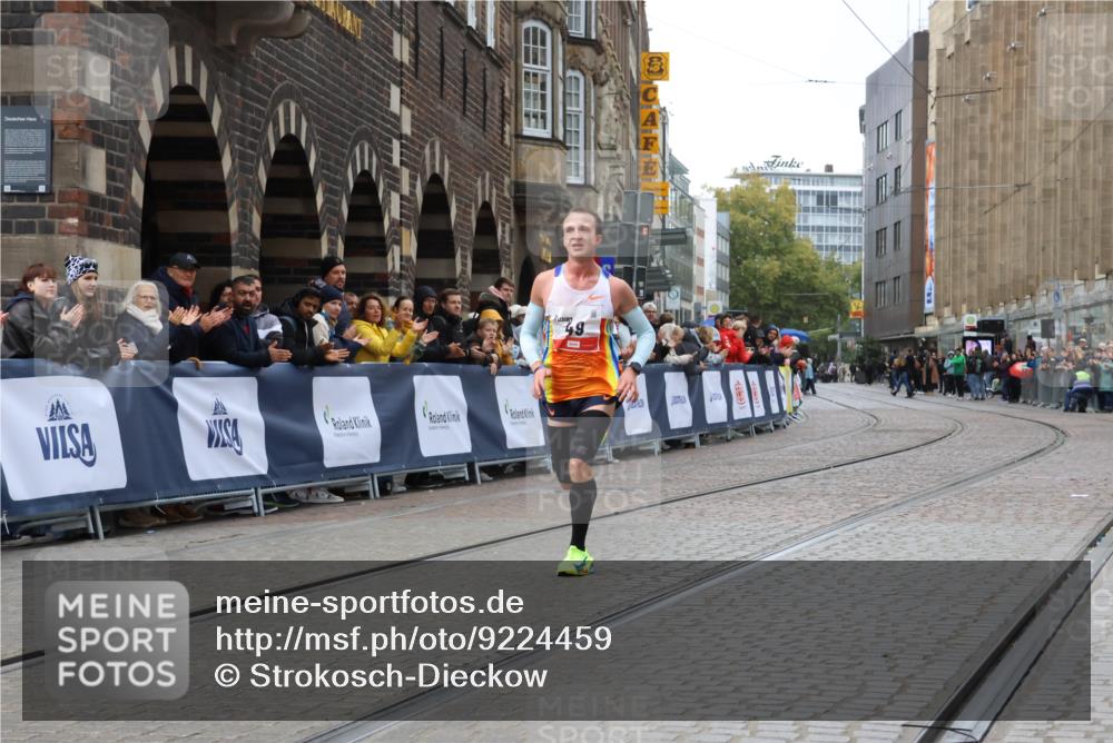 05.10.2025 - 20. swb-Marathon Bremen Strokosch-Dieckow http://msf.ph/oto/9224459 05.10.2025 12:12:25 Ziel 49 meine-sportfotos.de