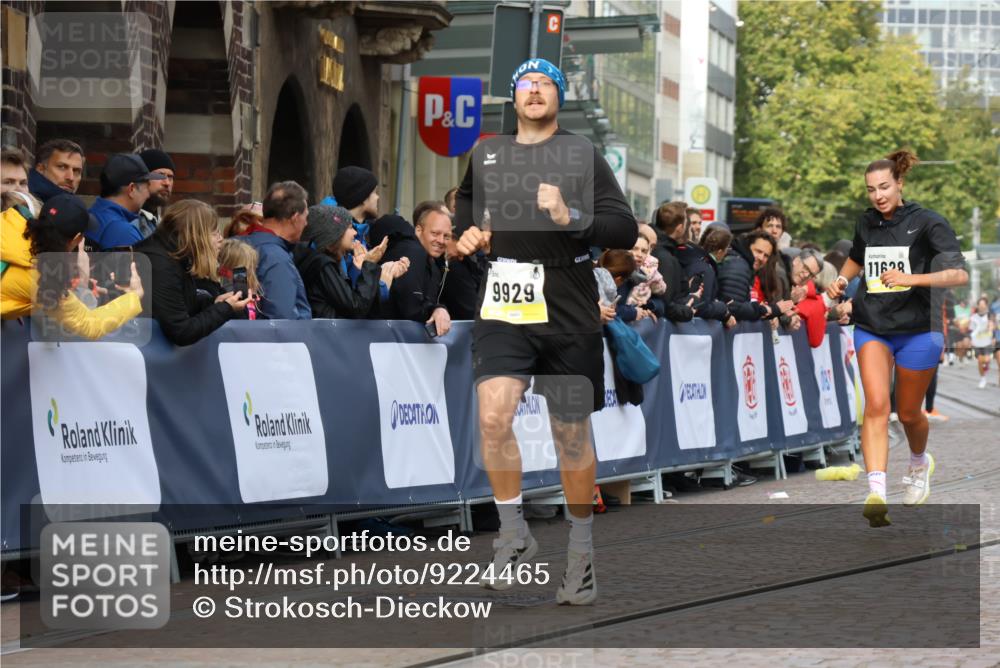 05.10.2025 - 20. swb-Marathon Bremen Strokosch-Dieckow http://msf.ph/oto/9224465 05.10.2025 10:47:52 Ziel 9929, 10089, 10266, 10929, 11187, 11628 meine-sportfotos.de