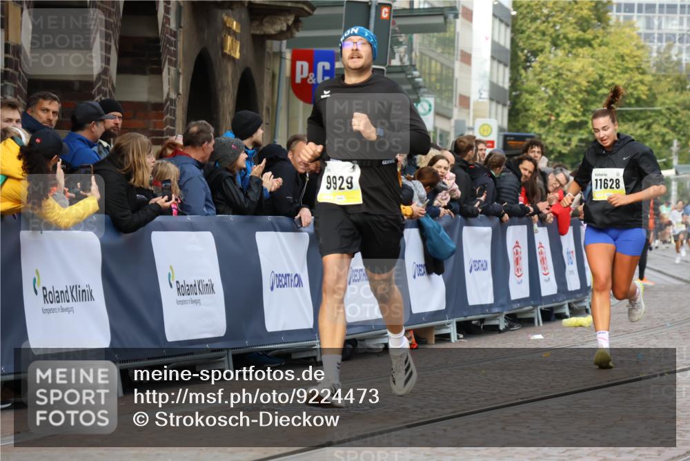 05.10.2025 - 20. swb-Marathon Bremen Strokosch-Dieckow http://msf.ph/oto/9224473 05.10.2025 10:47:52 Ziel 9929, 10089, 10266, 10929, 11187, 11628 meine-sportfotos.de