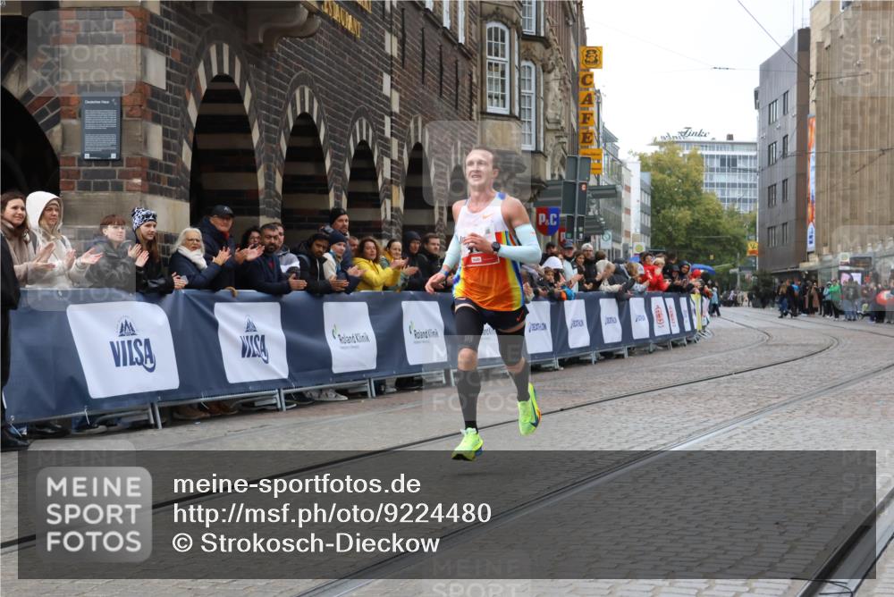 05.10.2025 - 20. swb-Marathon Bremen Strokosch-Dieckow http://msf.ph/oto/9224480 05.10.2025 12:12:25 Ziel 49 meine-sportfotos.de
