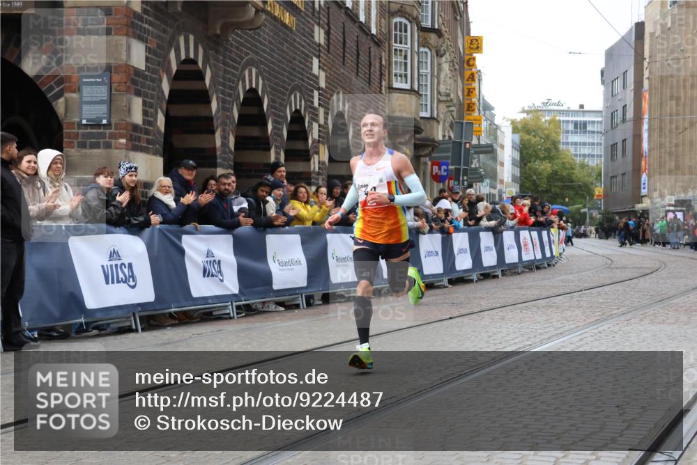 05.10.2025 - 20. swb-Marathon Bremen Strokosch-Dieckow http://msf.ph/oto/9224487 05.10.2025 12:12:25 Ziel 49 meine-sportfotos.de