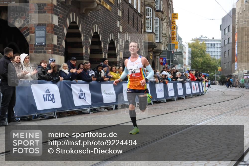 05.10.2025 - 20. swb-Marathon Bremen Strokosch-Dieckow http://msf.ph/oto/9224494 05.10.2025 12:12:25 Ziel 49 meine-sportfotos.de