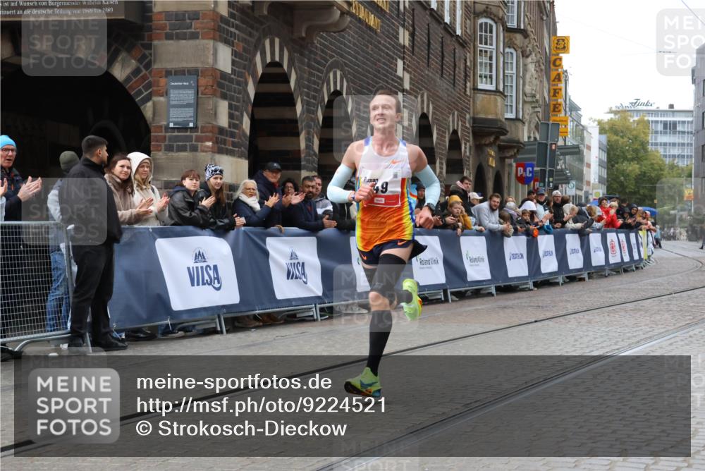 05.10.2025 - 20. swb-Marathon Bremen Strokosch-Dieckow http://msf.ph/oto/9224521 05.10.2025 12:12:25 Ziel 49 meine-sportfotos.de