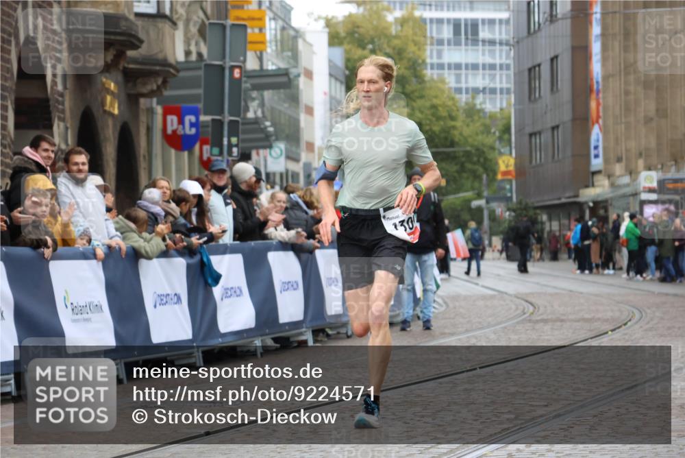 05.10.2025 - 20. swb-Marathon Bremen Strokosch-Dieckow http://msf.ph/oto/9224571 05.10.2025 12:13:10 Ziel 1301 meine-sportfotos.de