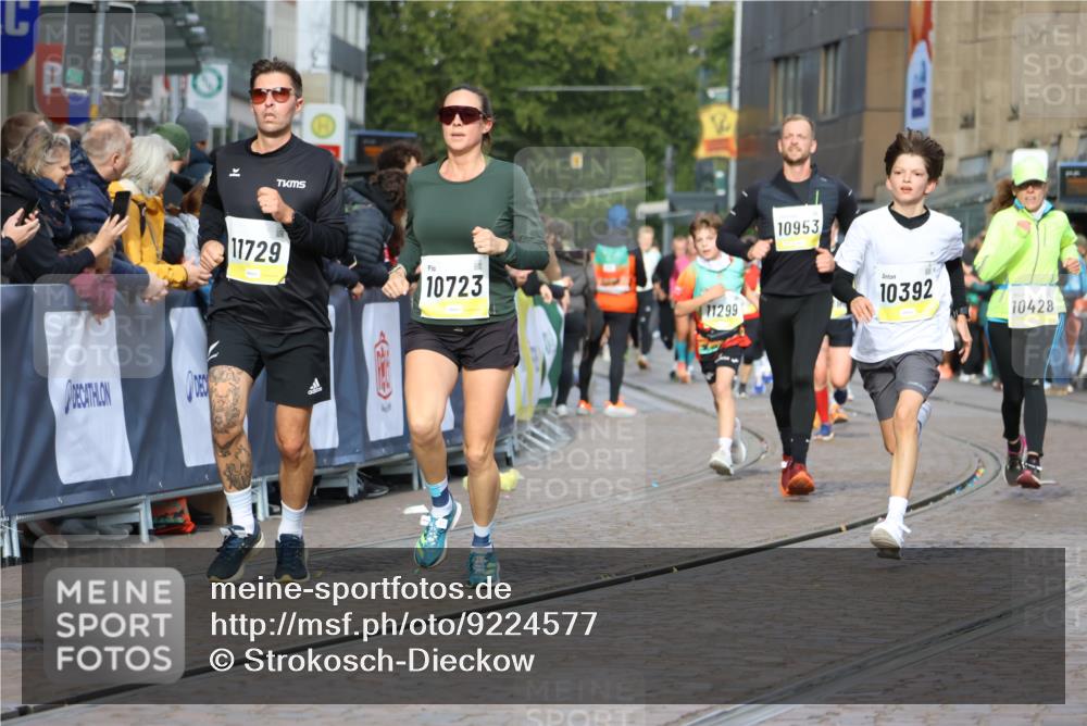05.10.2025 - 20. swb-Marathon Bremen Strokosch-Dieckow http://msf.ph/oto/9224577 05.10.2025 10:48:05 Ziel 9240, 10392, 10428, 10723, 10818, 11299 meine-sportfotos.de