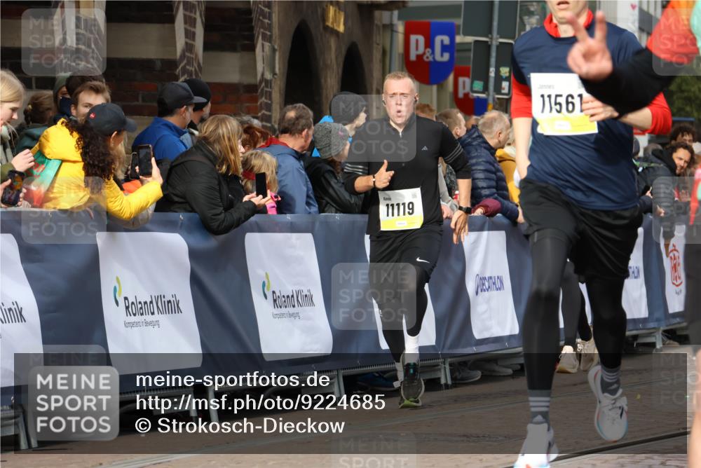 05.10.2025 - 20. swb-Marathon Bremen Strokosch-Dieckow http://msf.ph/oto/9224685 05.10.2025 10:48:18 Ziel 8787, 9223, 9293, 9404, 9641, 9665, 9704, 9706, 9810, 9958, 10109, 10211, 10931, 11119, 11292, 11561, 11637 meine-sportfotos.de