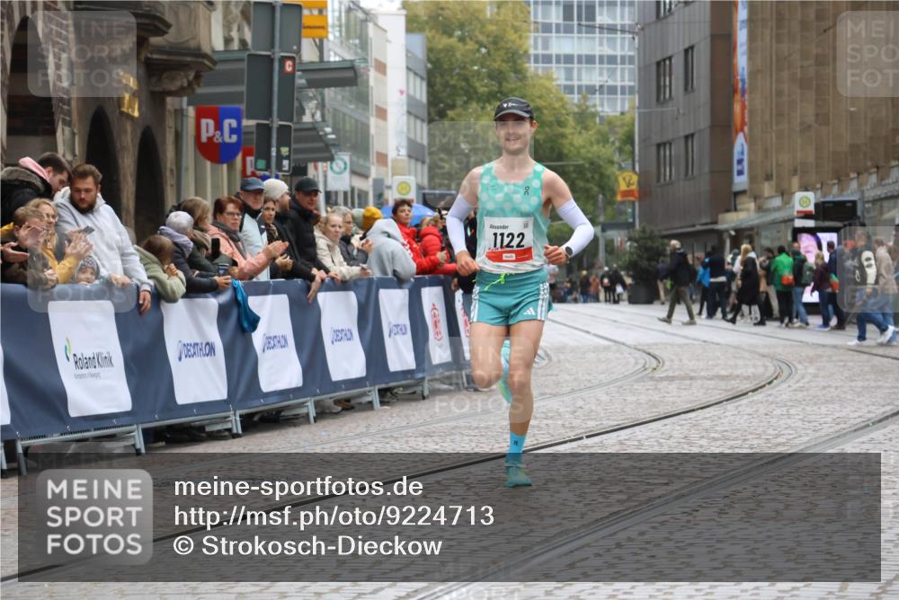 05.10.2025 - 20. swb-Marathon Bremen Strokosch-Dieckow http://msf.ph/oto/9224713 05.10.2025 12:14:41 Ziel 1122 meine-sportfotos.de