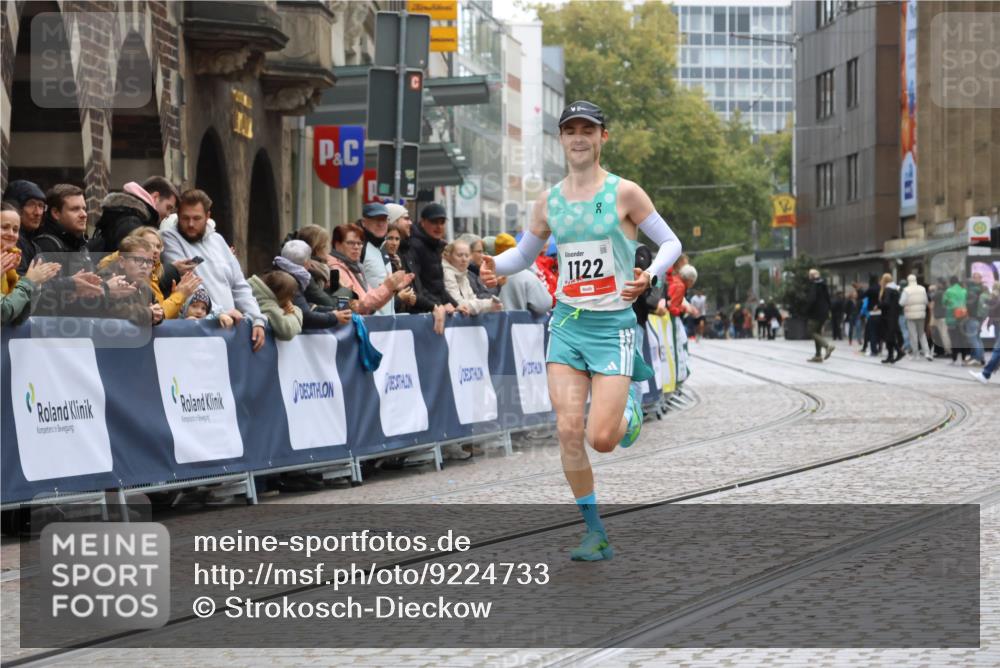 05.10.2025 - 20. swb-Marathon Bremen Strokosch-Dieckow http://msf.ph/oto/9224733 05.10.2025 12:14:41 Ziel 1122 meine-sportfotos.de